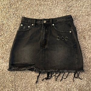 Black American Threads distressed skirt